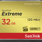 SanDisk - Extreme 32GB CF Memory Card - Black/Gold
